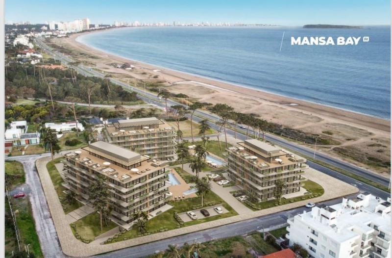 Edificio en pozo en primera linea de playa Mansa